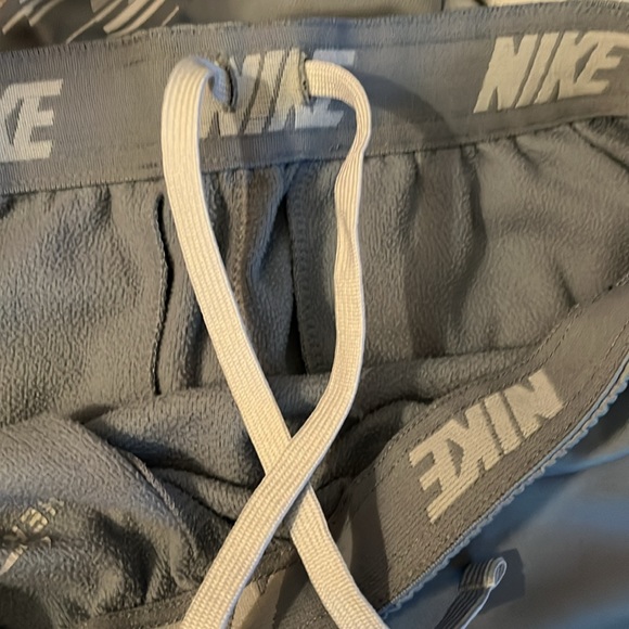 Nike Therma Fit Sweatpant Joggers, Slate Blue/Grey, XL, EUC - Picture 10 of 11
